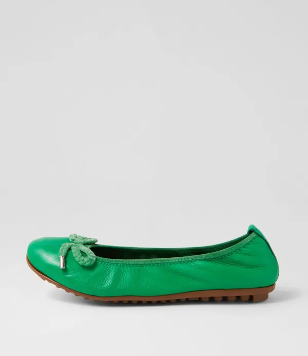 Women DJANGO & JULIETTE Beyond Bright Emerald Leather Ballet Flats