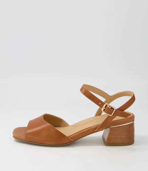 Women ZIERA Cabo W Tan Leather Sandals