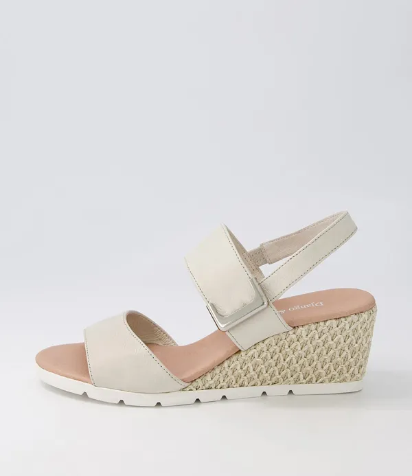 Women DJANGO & JULIETTE Dakoda Stone Weave Leather Sandals
