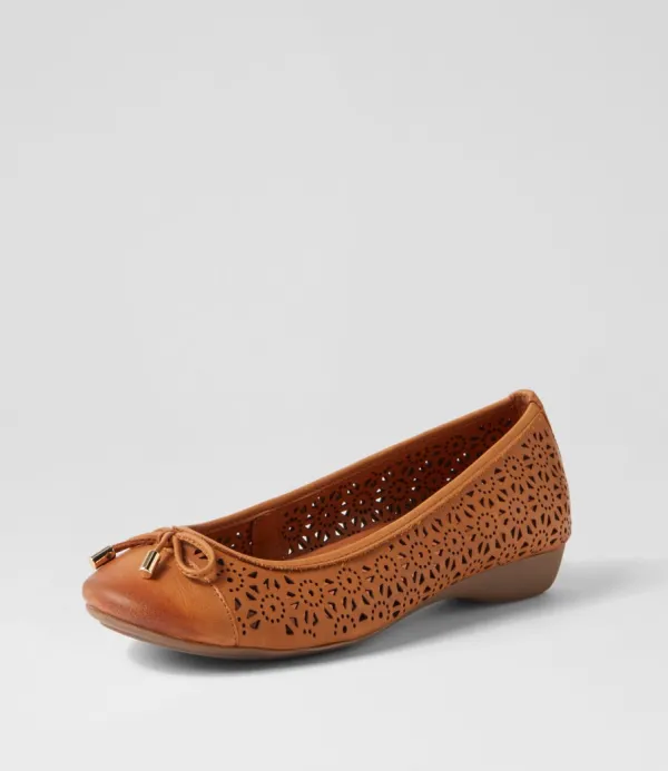 Women SUPERSOFT Eloiza New Tan Leather Ballet Flats