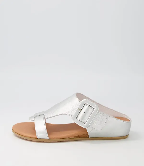 Women DJANGO & JULIETTE Halle Silver Leather Slides