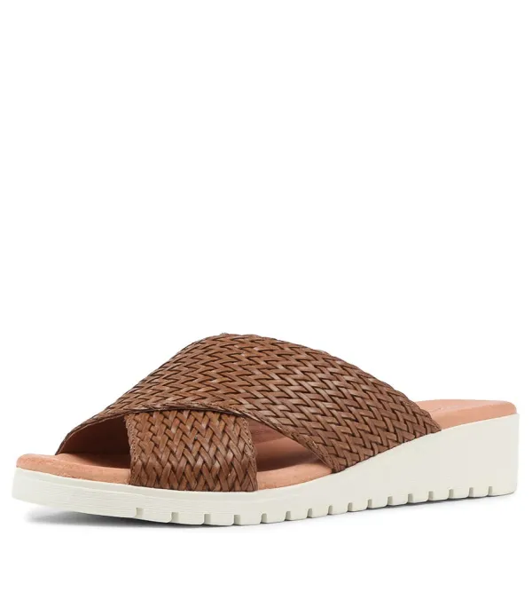 Women DJANGO & JULIETTE Manal Dark Tan Weave Slides