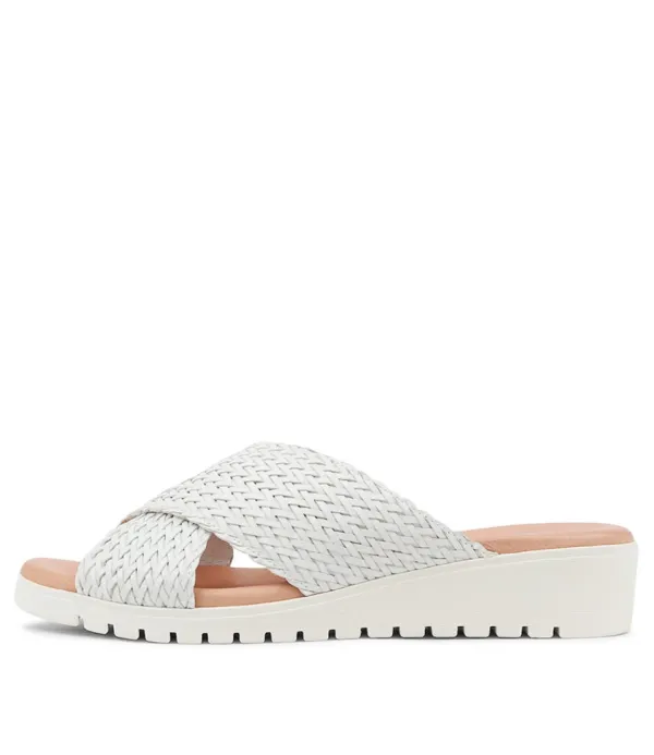 Women DJANGO & JULIETTE Manal White Weave Slides