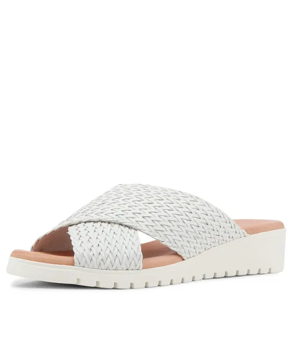 Women DJANGO & JULIETTE Manal White Weave Slides