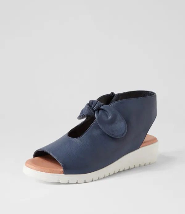 Women DJANGO & JULIETTE Moneka Navy White Leather Sandals