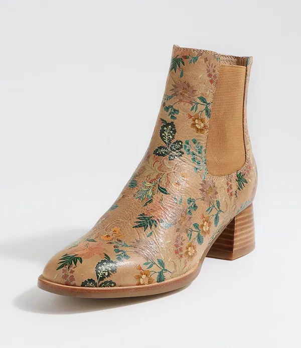 Women DJANGO & JULIETTE Noyce Vintage Tan Leather Chelsea Boots