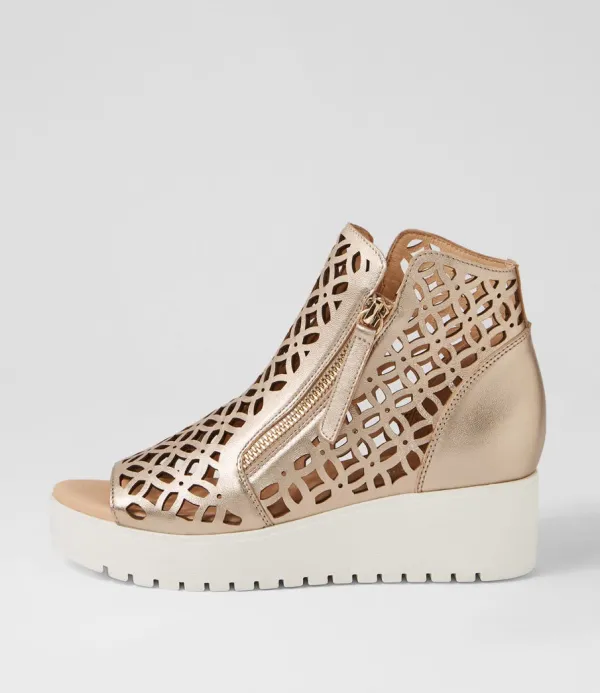 Women DJANGO & JULIETTE Olizzi Champagne White Leather Sandals