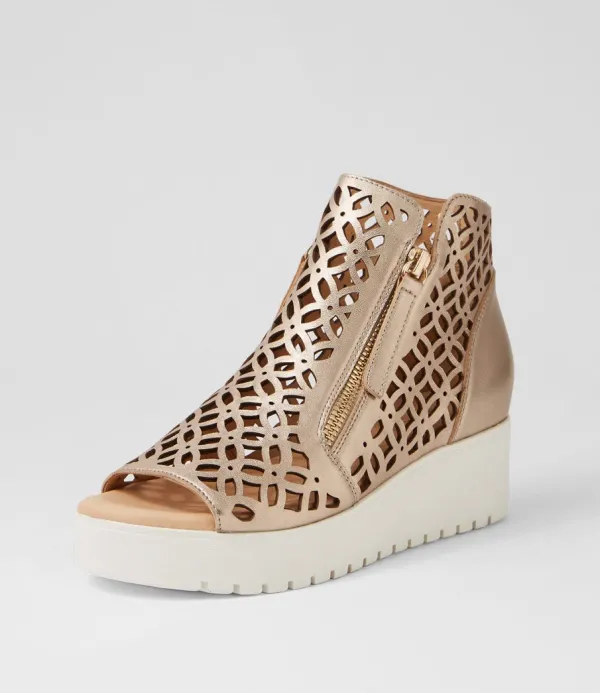 Women DJANGO & JULIETTE Olizzi Champagne White Leather Sandals