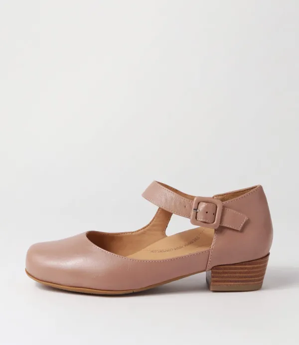 Women ZIERA Qango Xw Cappuccino Leather Flat Shoes