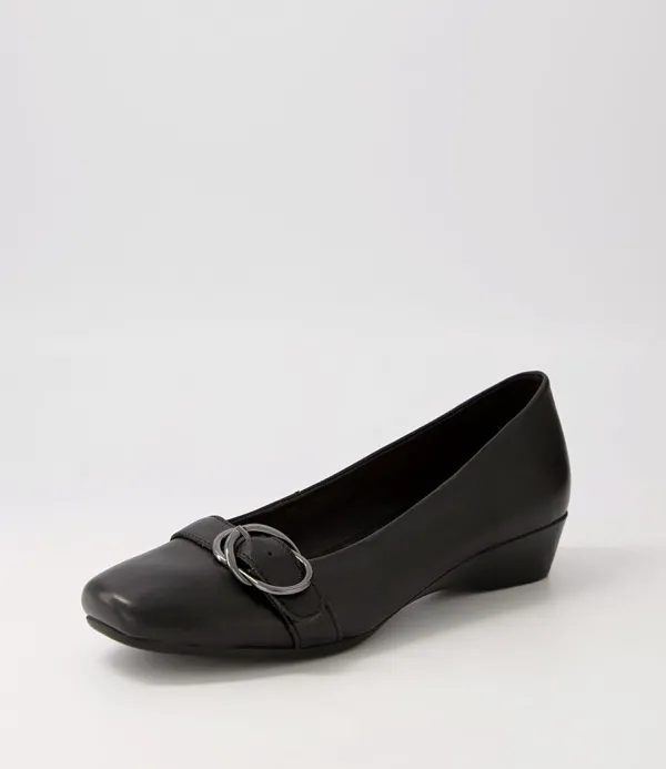 Women SUPERSOFT Ryan Black Leather Heels